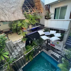 https://hostelito-hotel.allrivieramayahotels.com